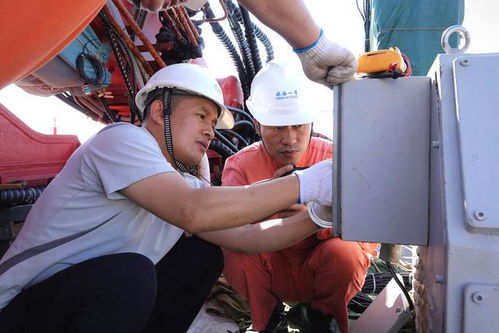 蛟龍探海備潛忙，通訊設備修理保通暢